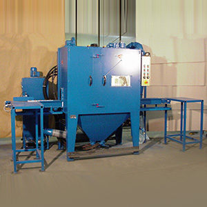 Automatische Banddurchlaufstrahlanlage (klein) Automatische Banddurchlaufstrahlanlage (klein)