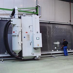 Strahlanlage für stehende Bauteile Strahlanlage für stehende Bauteile