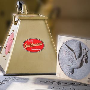 Strahlhaube – anspruchsvolle Steinbearbeitung ohne Kabine Strahlhaube – anspruchsvolle Steinbearbeitung ohne Kabine
